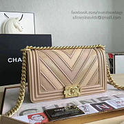 Chanel chevron quilted medium boy bag beige  - 4