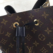 LV trendy bucket bag m44021 26 x 27 x 22 - 4