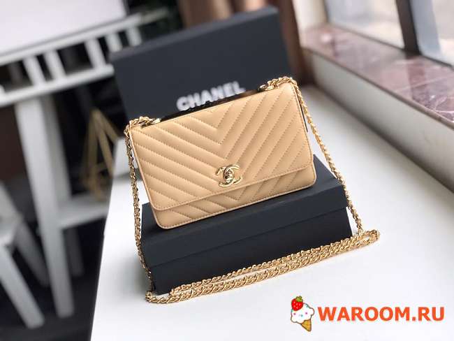 Chanel lamb skin v-type chain bag yellow  19x13.5x3.5cm - 1