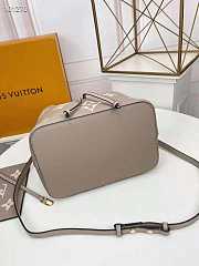 Lv m45555  néonoé mm bicolor monogram empreinte leather 26CM - 4