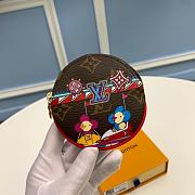 Louis Vuitton Round Coin Pouch Monogram Vivienne Holiday Rouge Red M69749 9 x 9 x 1 cm - 2
