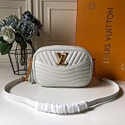 LOUIS VUITTON NEW WAVE CAMERA BAG White M58677 21.5 x 15.5 x 6.0 cm - 1