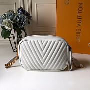 LOUIS VUITTON NEW WAVE CAMERA BAG White M58677 21.5 x 15.5 x 6.0 cm - 6