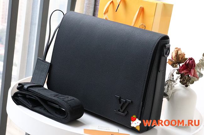 LOUIS VUITTON MESSENGER Aerogram M57080 30.5 x 24 x 10 cm - 1
