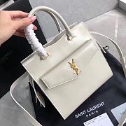YSL UPTOWN SMALL TOTE IN GRAIN DE POUDRE EMBOSSED LEATHER 5612031KA0J9207 23 x 23 x 11cm - 2