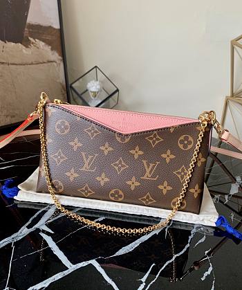 LOUIS VUITTON Pallas Clutch Chain Shoulder Bag Pink M41638 23 x 13 x 5 cm