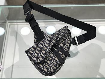 DIOR SADDLE BAG Beige and Black Dior Oblique Jacquard 1ADPO093YKY 20 x 28.5 x 5 cm