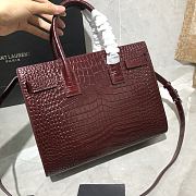 YSL CLASSIC SAC DE JOUR BABY IN CROCODILE EMBOSSED MATTE LEATHER Burgundy 421863 26 x 20.5 x 12.5 cm   - 2