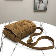 BOTTEGA VENETA PADDED CASSETTE In Suede Caramel 44046 26 x 18 x 8 cm - 6