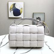 BOTTEGA VENETA PADDED CASSETTE In Suede White 44046 26 x 18 x 8 cm - 1