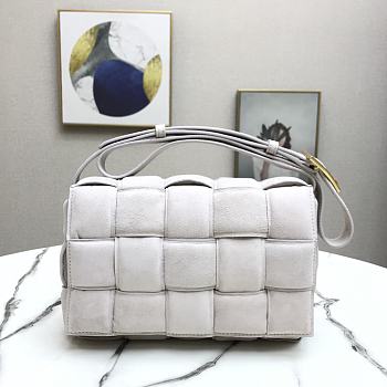 BOTTEGA VENETA PADDED CASSETTE In Suede White 44046 26 x 18 x 8 cm