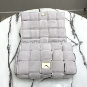 BOTTEGA VENETA CHAIN CASSETTE In Suede White 44046 26 x 18 x 8 cm - 6
