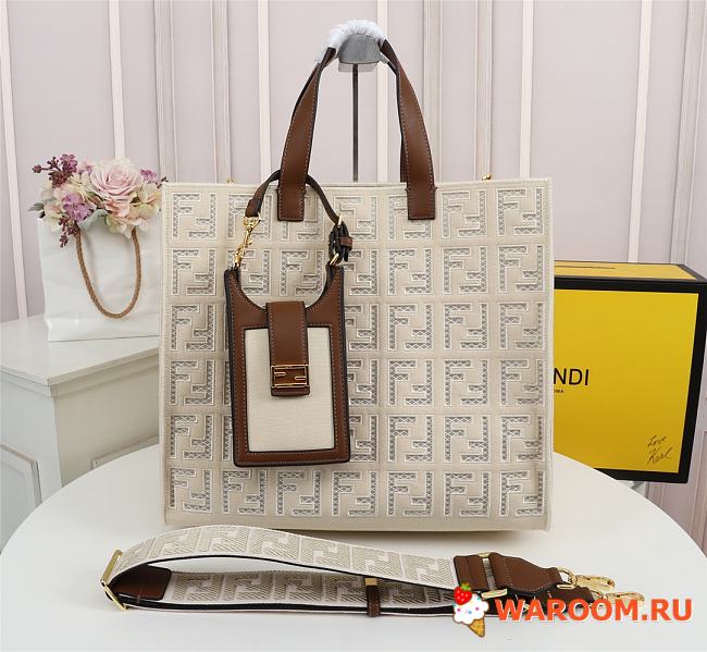 FENDI SPRING SUMMER 2021 TOTE Bag Monogram White 38 x 34 x 20 cm - 1