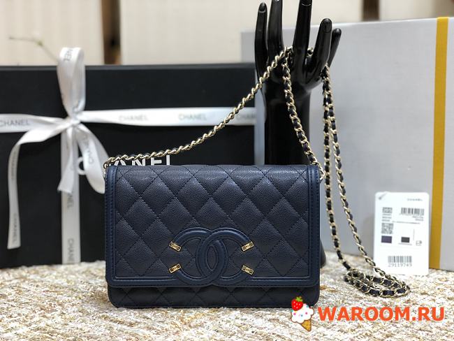 CHANEL CC Filigree WOC Grain Leather Navy A84451 19.5 × 3.5 × 12 cm - 1