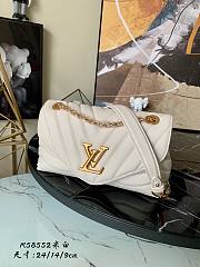 LOUIS VUITTON NEW WAVE CHAIN BAG Smooth Cowhide Leather Ivoire M58549 24 x 14 x 9 cm - 1