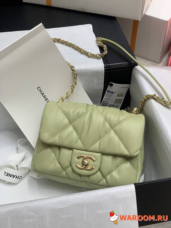 CHANEL SMALL Calfskin Bubbly Flap Bag Green AS2232 19 x 14.5 x 8.5 cm - 1