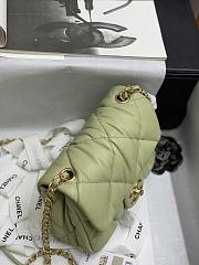 CHANEL SMALL Calfskin Bubbly Flap Bag Green AS2232 19 x 14.5 x 8.5 cm - 3