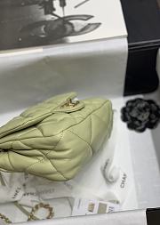 CHANEL SMALL Calfskin Bubbly Flap Bag Green AS2232 19 x 14.5 x 8.5 cm - 6