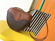 YSL LE MONOGRAMME CŒUR BAG IN CANVAS AND SMOOTH LEATHER Chestnut 6752602 20 x 17 x 6 cm - 1