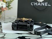 CHANEL MINI Aged Calfskin And Gold-Tone Metal Messenger Flap Bag Black AS2695 17 x 14 x 7 cm - 5
