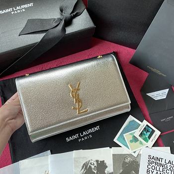 YSL MEDIUM KATE IN GRAIN DE POUDRE EMBOSSED LEATHER Silver Gold Buckle 364021 24 x 14.5 x 5 cm