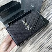 YSL LARGE MONOGRAM FLAP WALLET IN GRAIN DE POUDRE EMBOSSED LEATHER Silver Metal 372264 19 x 11 cm - 1
