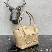 BOTTEGA VENETA SMALL ARCO Creme 600606 29 x 8 x 17 cm - 3