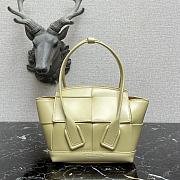 BOTTEGA VENETA SMALL ARCO Sunshine Yellow 600606 29 x 8 x 17 cm - 1