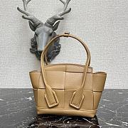 BOTTEGA VENETA SMALL ARCO Beige 600606 29 x 8 x 17 cm - 2