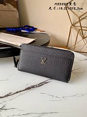 LOUIS VUITTON LOCKME ZIPPY WALLET Calfskin Black M62622 19.5 x 10 x 2.5 cm - 1