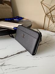 LOUIS VUITTON LOCKME ZIPPY WALLET Calfskin Black M62622 19.5 x 10 x 2.5 cm - 4
