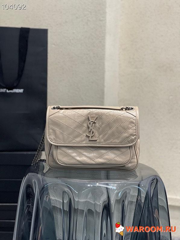 YSL NIKI MEDIUM CRINKLED VINTAGE LEATHER Creme 4988940 28 x 20 x 8 cm - 1