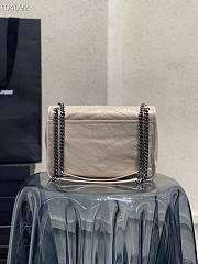 YSL NIKI MEDIUM CRINKLED VINTAGE LEATHER Creme 4988940 28 x 20 x 8 cm - 5
