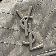 YSL NIKI MEDIUM CRINKLED VINTAGE LEATHER Creme 4988940 28 x 20 x 8 cm - 6