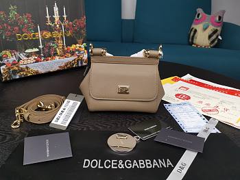 DOLCE&GABBANA MINI Dauphine Leather Sicily Bag Beige BB4825A1001 16 x 10 x 5 cm