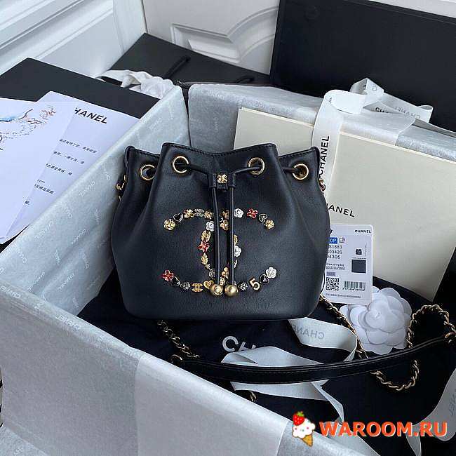 CHANEL Logo Charm CC Lambskin Bucket Bag Black AS1883 16 x 17 x 13 cm - 1