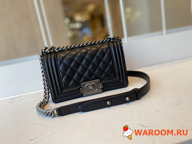 CHANEL SMALL BOY HANDBAG Grained Calfskin & Ruthenium-Finish Metal Black A67085 20 cm - 1