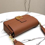 FENDI MEDIUM 1997 BAGUETTE Leather Brown 26 x 14 x 4 cm  - 4