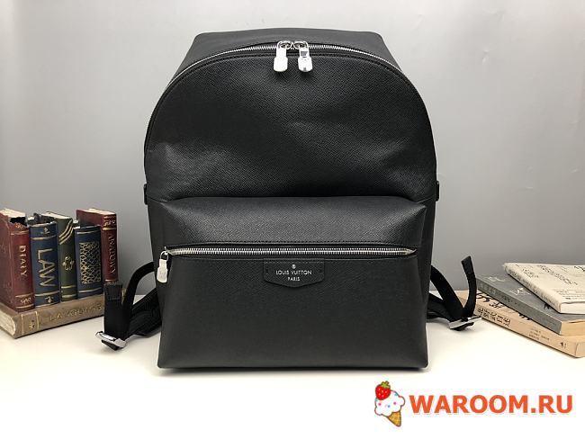 LOUIS VUITTON DISCOVERY BACKPACK PM Taiga Leather Black M33450 37 x 40 x 20 cm - 1