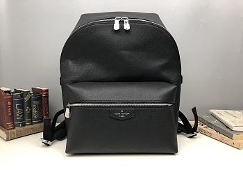 LOUIS VUITTON DISCOVERY BACKPACK PM Taiga Leather Black M33450 37 x 40 x 20 cm