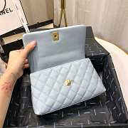 CHANEL MINI Coco Grained Calfskin with Handle Light Blue A92990 23.5 x 13.75 x 9.75 cm - 3