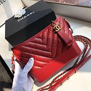 CHANEL SMALL Gabrielle Chevron Hobo Bag Aged Calfskin Red A91810 20 x 15 x 8 cm - 4