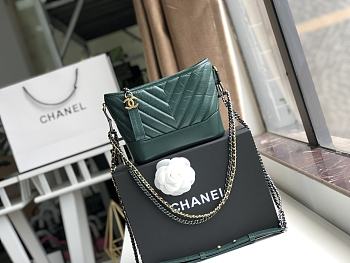 CHANEL SMALL Gabrielle Chevron Hobo Bag Aged Calfskin Green A91810 20 x 15 x 8 cm