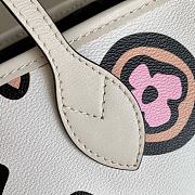LOUIS VUITTON Neverfull MM Monogram Canvas Wild At Heart Cream M45819 32 cm  - 2