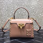 VALENTINO SMALL Garavani Rockstud Alcove Grainy Handbag Rose Cannelle WW2B0J71WAX 22 x 17 x 9 cm - 1