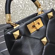 VALENTINO SMALL ROMAN STUD THE HANDLE BAG IN NAPPA Black VW0B0I97BSF 20 × 9 × 15 cm - 3