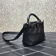 VALENTINO SMALL ROMAN STUD THE HANDLE BAG IN NAPPA Black Metal VW0B0I97BSF 20 × 9 × 15 cm - 6