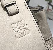 LOEWE MINI Hammock Drawstring Classic Calfskin Leather White 314.30.V07 19.5 x 17 x 11 cm - 2
