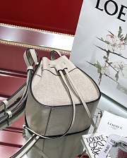 LOEWE MINI Hammock Drawstring Classic Calfskin Leather White 314.30.V07 19.5 x 17 x 11 cm - 6