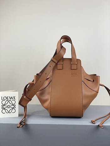 LOEWE SMALL Hammock Bag Cassic Calfskin Leather Tan 387.30.S35 26 x 21 x 14 cm